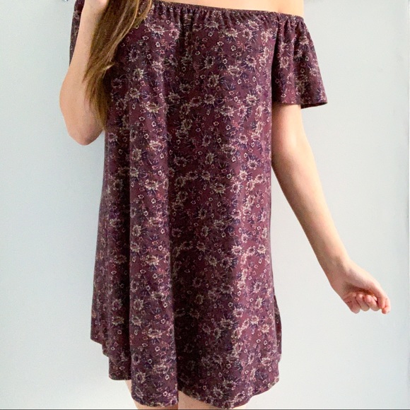 Pins and Needles Off-the-Shoulder Jersey Dress - Picture 4 of 5